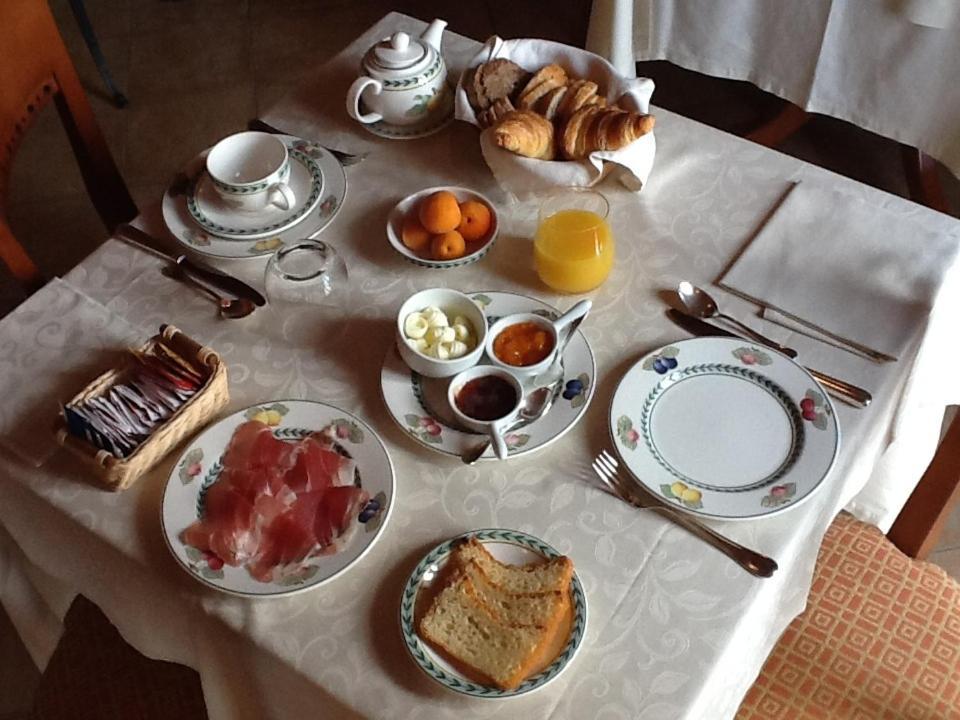 La Locanda Del Melograno Moncalvo Buitenkant foto